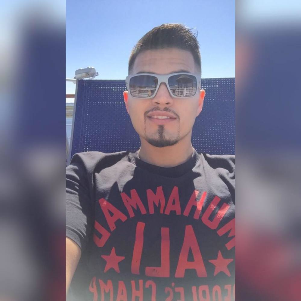 Meet your Posher, Max